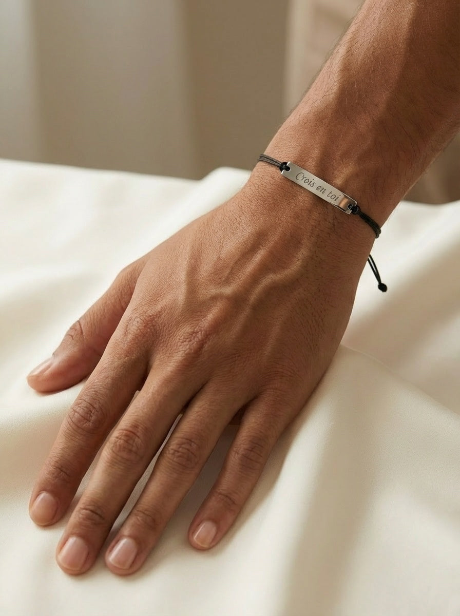 Bracelet en cordon gravé