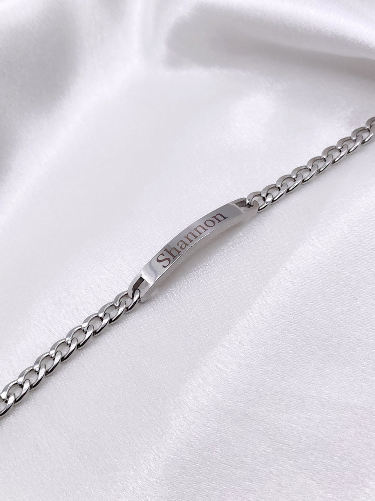 Gourmette Alpha gravé