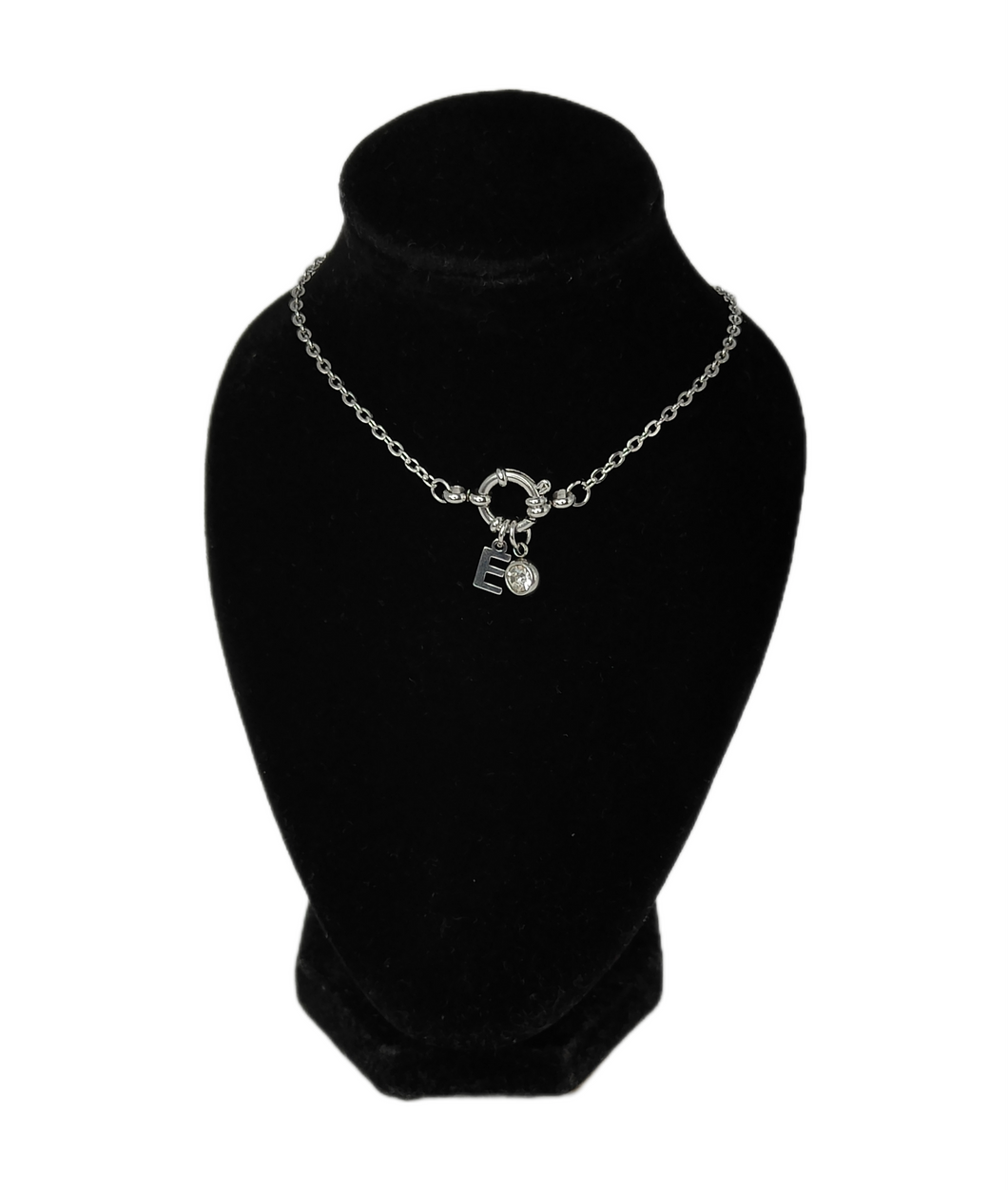Collier lettre précieuse argenté