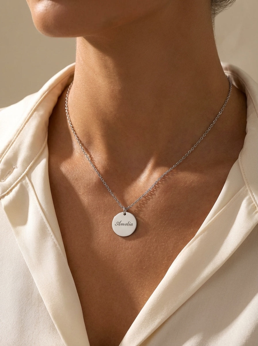 Collier médaille ronde gravé