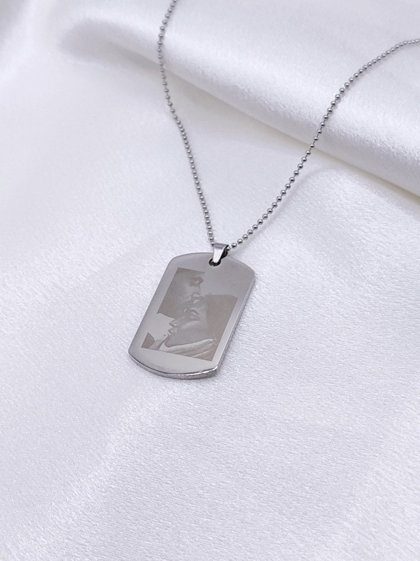 Collier plaque gravé