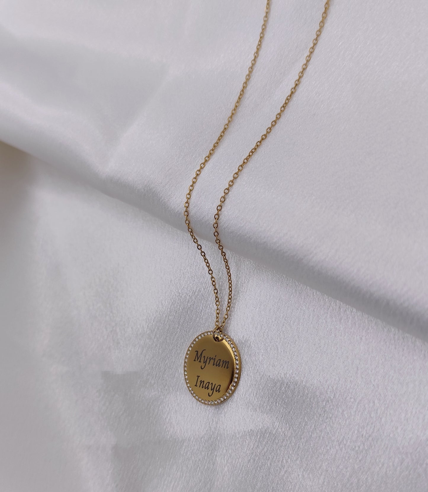 Collier rond étincelle gravé