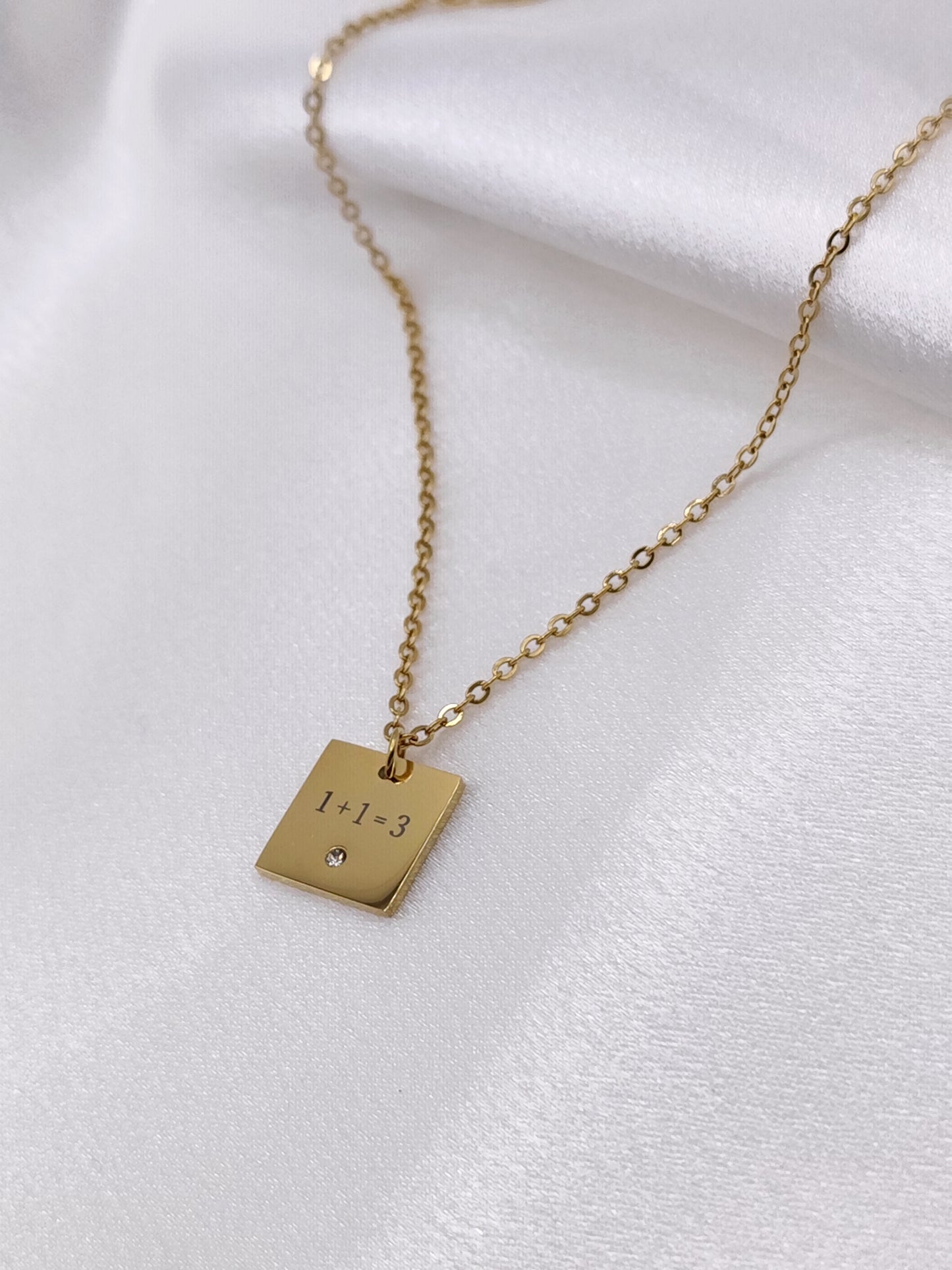 Collier signature gravé